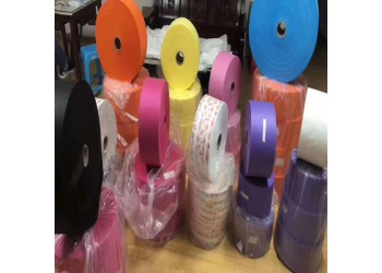 廠商供應(yīng)彩色背景PP無紡布面料 醫(yī)療用無紡布 PP紡粘無紡布